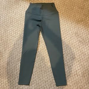 ALO Yoga 7/8 High-Waist Airbrush Legging